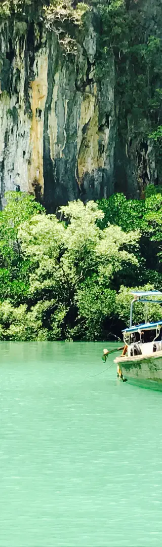 Hong Island mit dem Longtail-Boot